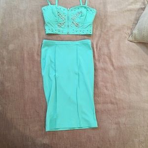 Two piece 2b BEBE teal set